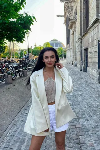 Julianna High Class Escort in Dirty talk, 25yo - Brown
